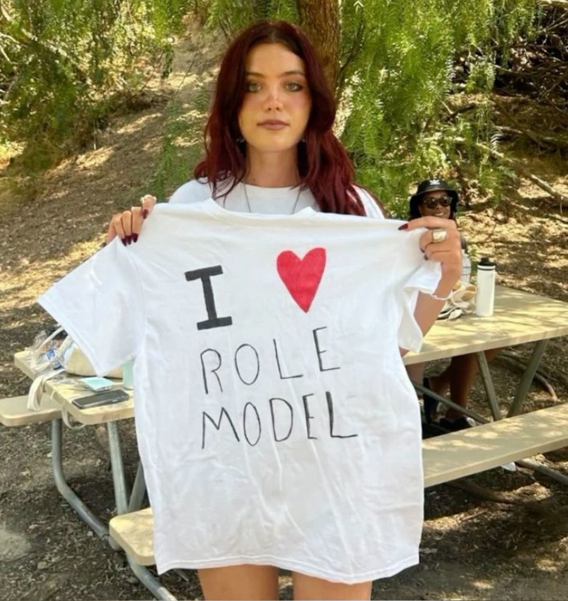 onlyfriendruby's tweet image. literally seeing the alessi rose in 11 days with my besties 😛😛😛😛