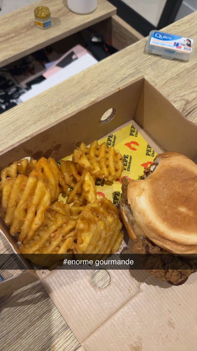 emrxel's tweet image. #PepeChicken4ans @ThePepeChicken