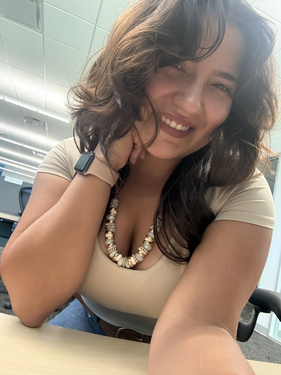 agworlhasnoname's tweet image. Working not working 🫶🏼