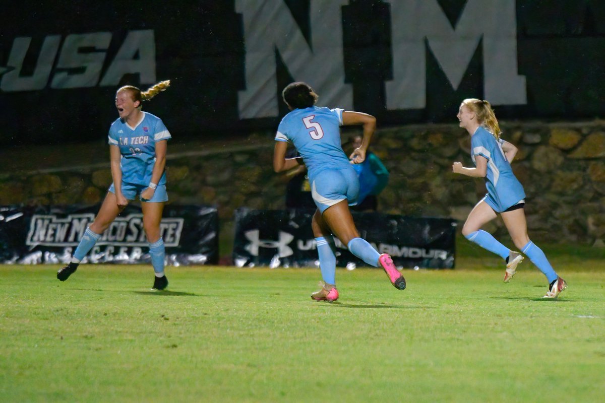 Thankful for freshman season with my best friends.❤️💙#BarkLouder #HBTD