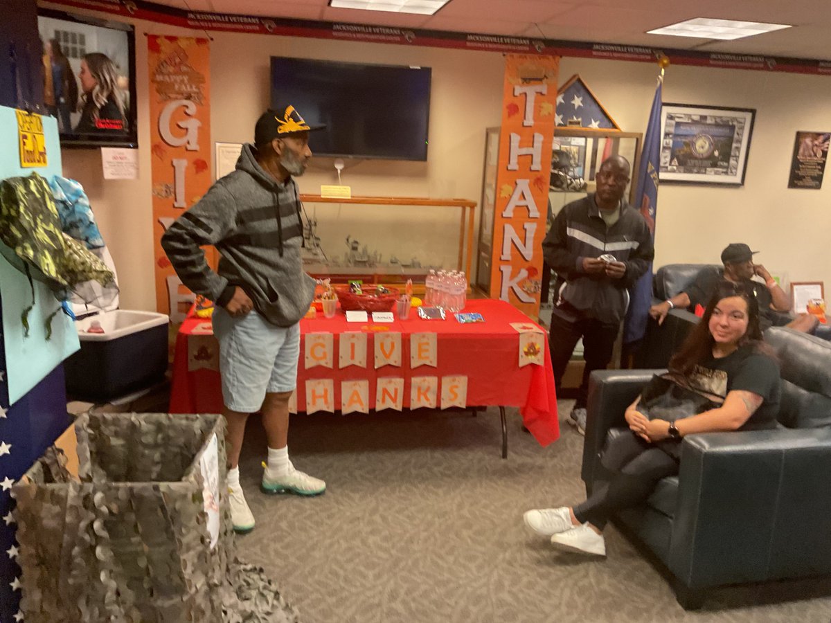 CityofJax's tweet image. Our Military Affairs &amp;amp; Veterans Department were in the giving spirit last week at their annual Thanksgiving Basket Donation 🦃 45 military families went home with a full Thanksgiving dinner, donated by Harvey&apos;s and collections from COJ Departments and Divisions.  Great job MAVD!