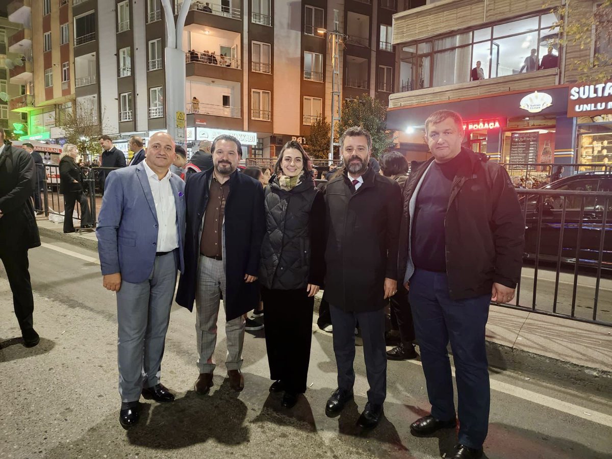 Millet iradesinin güçlü sesi bugün Sultangazi’den yükseldi! 🇹🇷

Cumhuriyet Halk Partimizin İstanbul Sultangazi’de düzenlediği “Millet İradesine Sahip Çıkıyor” mitingindeyiz. 🫶🏻

Genel Başkanımız Sayın Özgür Özel’in öncülüğünde, demokrasiye sahip çıkmak ve milletimizin iradesini