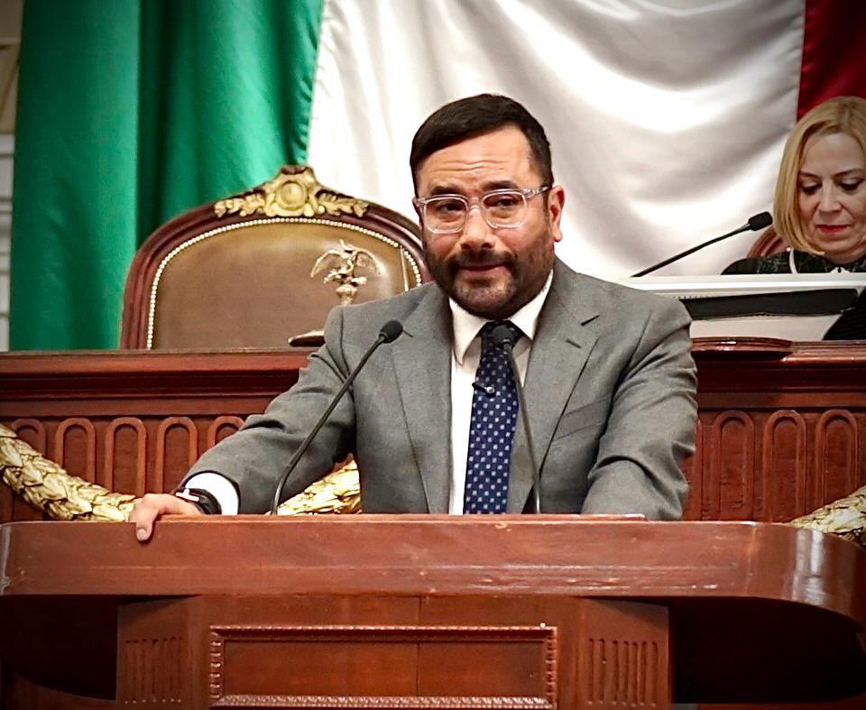 vromog's tweet image. Hoy propuse en el @Congreso_CdMex declarar el 30 de octubre como el Día de la Flor de Cempasúchil.

Un reconocimiento a lo que somos: identidad, memoria, oficios vivos y economía local que sostiene a miles de familias productoras. 🌼 No es solo una flor: es cultura, territorio y…