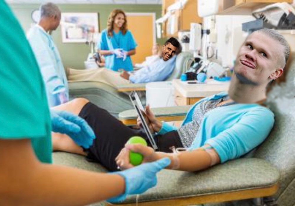 1aurarose's tweet image. haaland donating blood 🥰