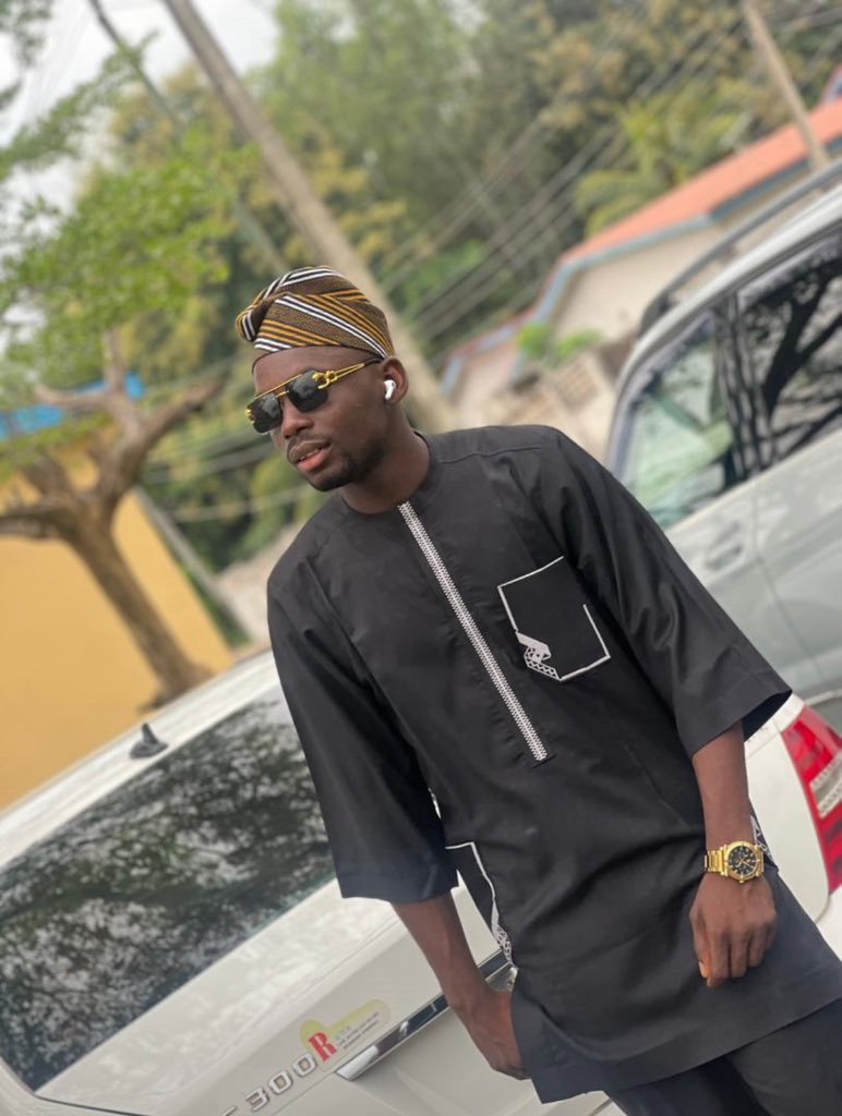 nice_boi001's tweet photo. Happy international men’s day🖤💛#Nigeria #GRAFFxPRIM https://t.co/JiRqT9H5Ai