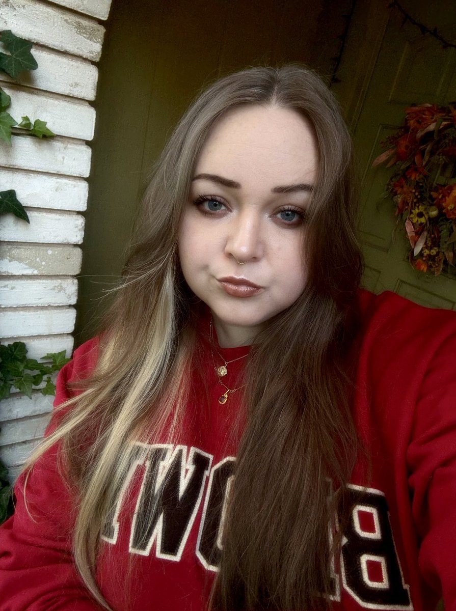 castoffyrdoubt's tweet image. life outside twt lately 🕯️♥️🍂