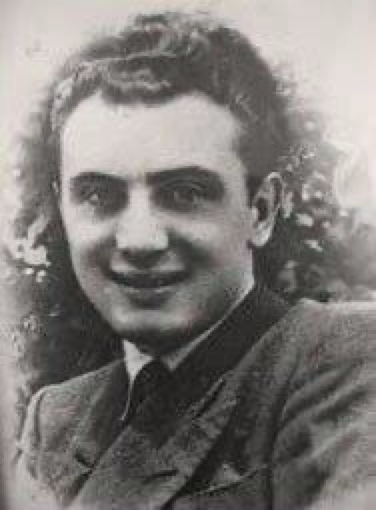 ANPIRomaPosti's tweet photo. Sospettato di essere collegato alla #Resistenza, #LucianoZaro fu ucciso da una squadraccia fascista comandata da un certo maresciallo Crosta,il #24novembre 1944 alla presenza della madre, nella sua casa della frazione di #Arnate.(#Varese).Aveva 20 anni. https://t.co/XJFv4gBtlJ