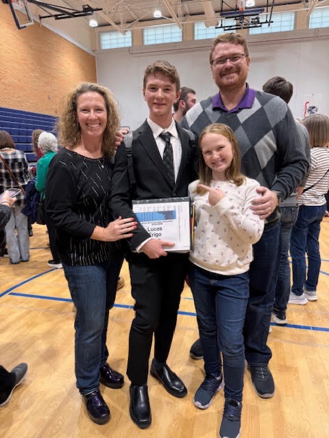 Bendist25's tweet photo. On 11/15, two BMS students were selected out of an audition pool of over 500 students to participate in the ILMEA District 9 Junior Festival. They spent their whole day rehearsing for the stellar evening performance. Great work, Bengals! #bendist25 #BengalPride #BengalsROAR https://t.co/1WcN8tmT6C