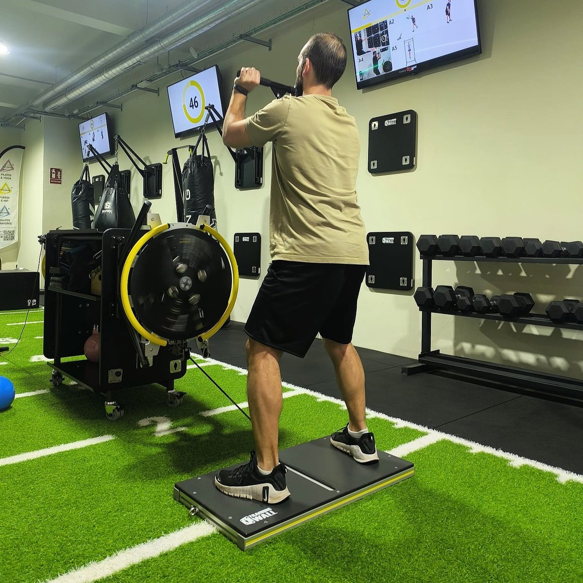 TrainingWall's tweet image. 📦 Expand your training with the Storage Trolley
@multileveltraining shows 3 users training at once — organized, efficient, and versatile.

Perfect for coaches with real demands.
#TrainingWall #StorageTrolley #GroupTraining