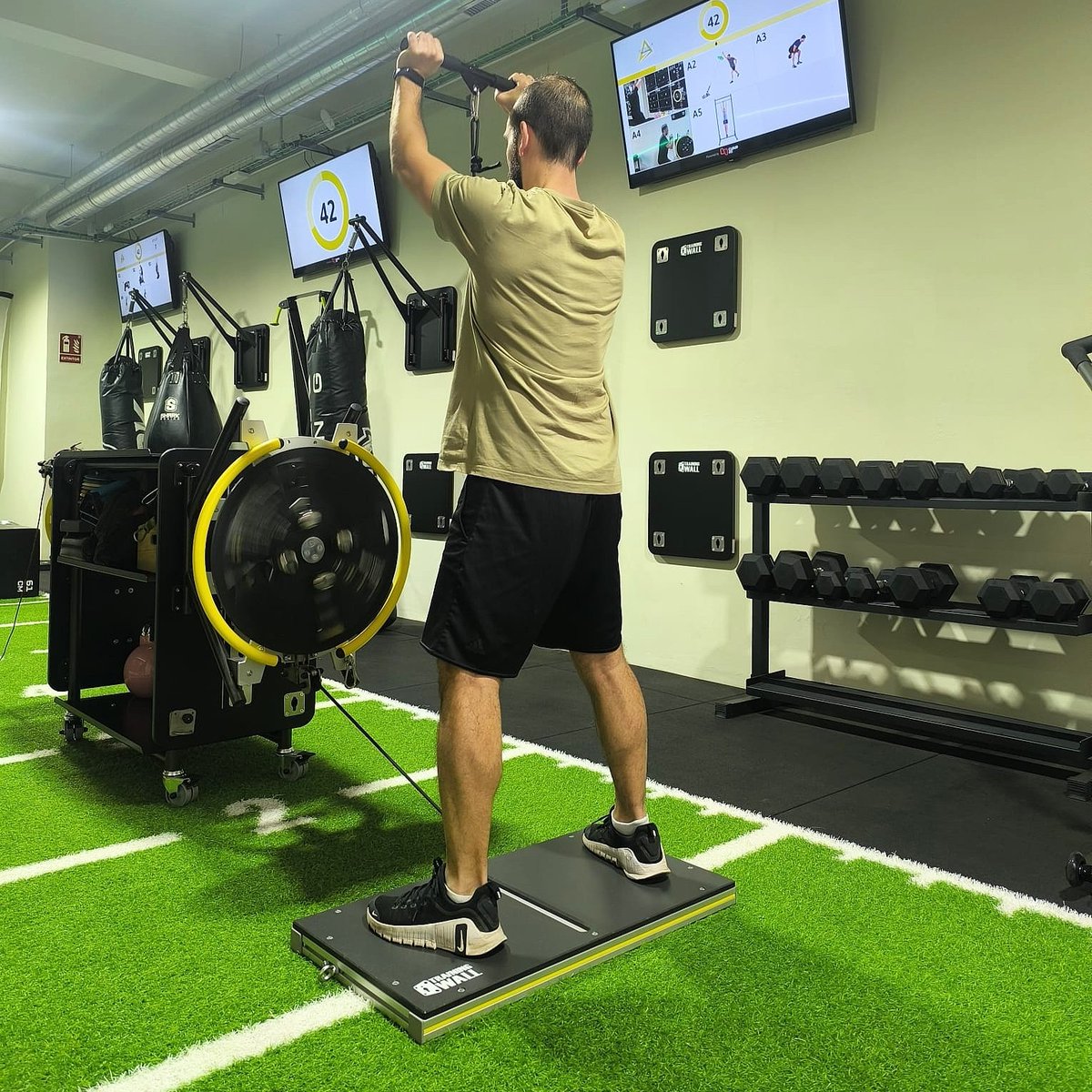 TrainingWall's tweet image. 📦 Expand your training with the Storage Trolley
@multileveltraining shows 3 users training at once — organized, efficient, and versatile.

Perfect for coaches with real demands.
#TrainingWall #StorageTrolley #GroupTraining