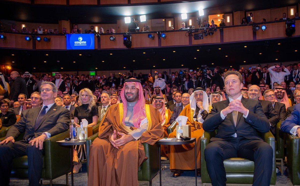 spagov's tweet image. لقطات من مشاركة سمو #ولي_العهد وفخامة الرئيس الأمريكي في #منتدى_الاستثمار_الأمريكي_السعودي2025 بواشنطن.
#محمد_بن_سلمان_في_واشنطن
#٩٢_عامًا_من_الشراكة_والازدهار
#MBSINUSA | #واس