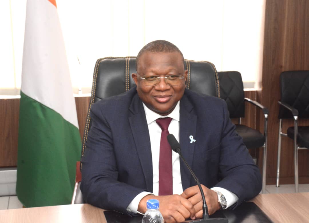 MINCOM_CI's tweet image. Le Ministre Amadou Coulibaly a reçu le nouveau bureau de l’UPF-CI, conduit par Mme Viviane Mouhi. Les échanges ont porté sur les perspectives de collaboration et la préparation de leur cérémonie d’investiture.
#CommunicationCI #UPF #PresseCI #MICOM