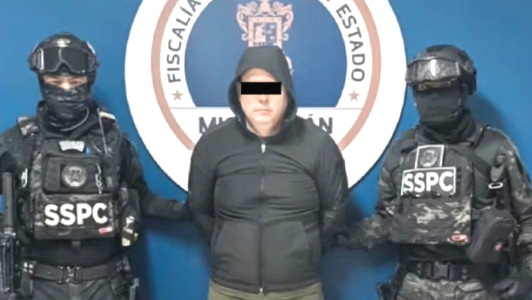 👮🏾‍♂️👮🏾‍♂️👮🏾‍♂️ Detenido Jorge Armando ‘N’, presunto autor intelectual del asesinato del alcalde Carlos Manzo👮🏾‍♂️👮🏾‍♂️

Tras más de dos semanas de investigaciones, el Gabinete de Seguridad identifica al sospechoso de ordenar el ataque a balazos que terminó con la vida del político de Uruapan y