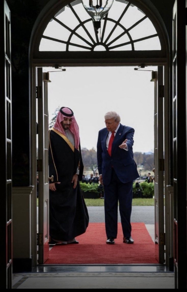 قائد مُلهم للعالم يصنع المجد🇸🇦.
#ولي_العهد