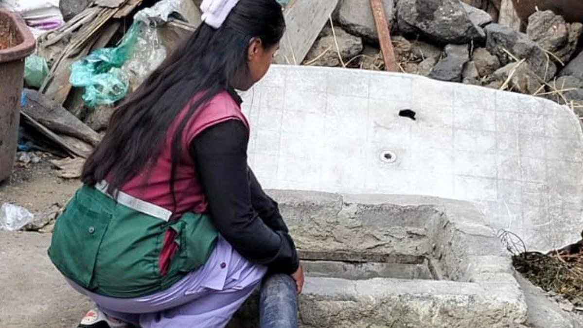 SAPCI_CDMX's tweet image. El equipo de la #SAPCI, en coordinación con la @SEGIAGUA y @TlahuacRenace, apoya en la entrega de agua potable mediante pipas gratuitas por parte del @GobCDMX en las colonias Miguel Hidalgo, Selene, López Portillo y el pueblo Santa Catarina Yecahuizotl. 💧