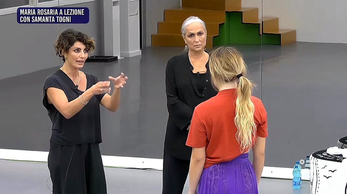 ma la celentano è l’unica che lavora lì dentro? #amici25