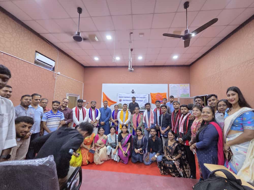 SEILOrgIn's tweet photo. A public reception program of Students Experience in inter State Living was organised at Gurucharan University in the auspicious presence of Shri Gaurang Roy, Prant Pracharak of Dakshin Assam Rashtriya Swayamsevak Sangh, and Nagar President Dr. Arjun Chaudhary.
#SEILTour2025 https://t.co/nRDqWywQFg