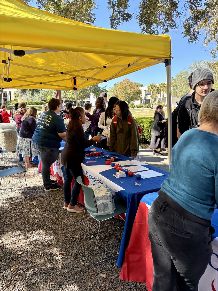 campususacu's tweet image. Proud to be part of the Santa Fe Financial Wellness &amp;amp; First Gen Celebration Fairs! 🎓 Our team loved volunteering and sharing tips to help build strong financial futures. 
#CAMPUSUSA #FinancialWellness #CommunityCommitment