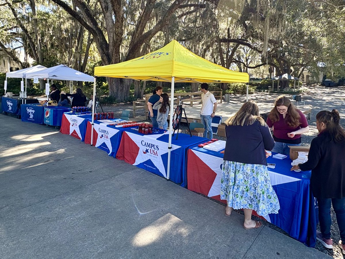 campususacu's tweet image. Proud to be part of the Santa Fe Financial Wellness &amp;amp; First Gen Celebration Fairs! 🎓 Our team loved volunteering and sharing tips to help build strong financial futures. 
#CAMPUSUSA #FinancialWellness #CommunityCommitment