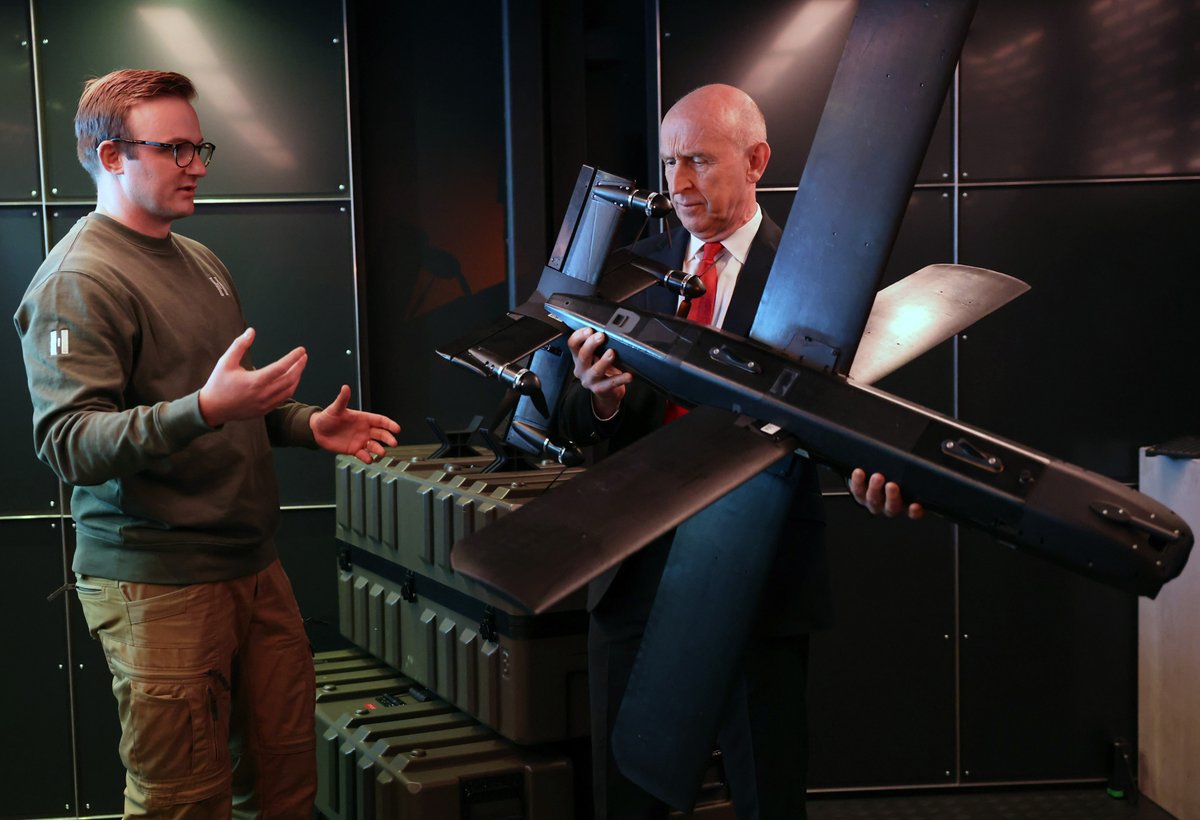 DefenceHQ's tweet image. A new era of threat demands that we invest and innovate. 

This afternoon @johnhealey_mp opened a new @HelsingAI drone factory in Plymouth, as we confirm that 13 sites have been identified for new munitions and energetics factories across the UK – creating  1,000 new jobs.