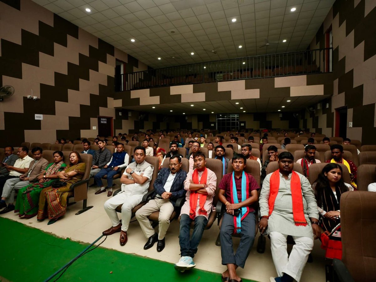 SEILOrgIn's tweet photo. A public reception program for SEIL delegates visiting Haflong was organised at the Haflong Govt College auditorium. The program was graced by Shri Debolal Garlosa, Hon. Chief Executive Member of Dima Hasao Autonomous Council; (1/2)
#RashtriyaEkatmataYatra #SEIL2025 https://t.co/EFJRzKCt8X