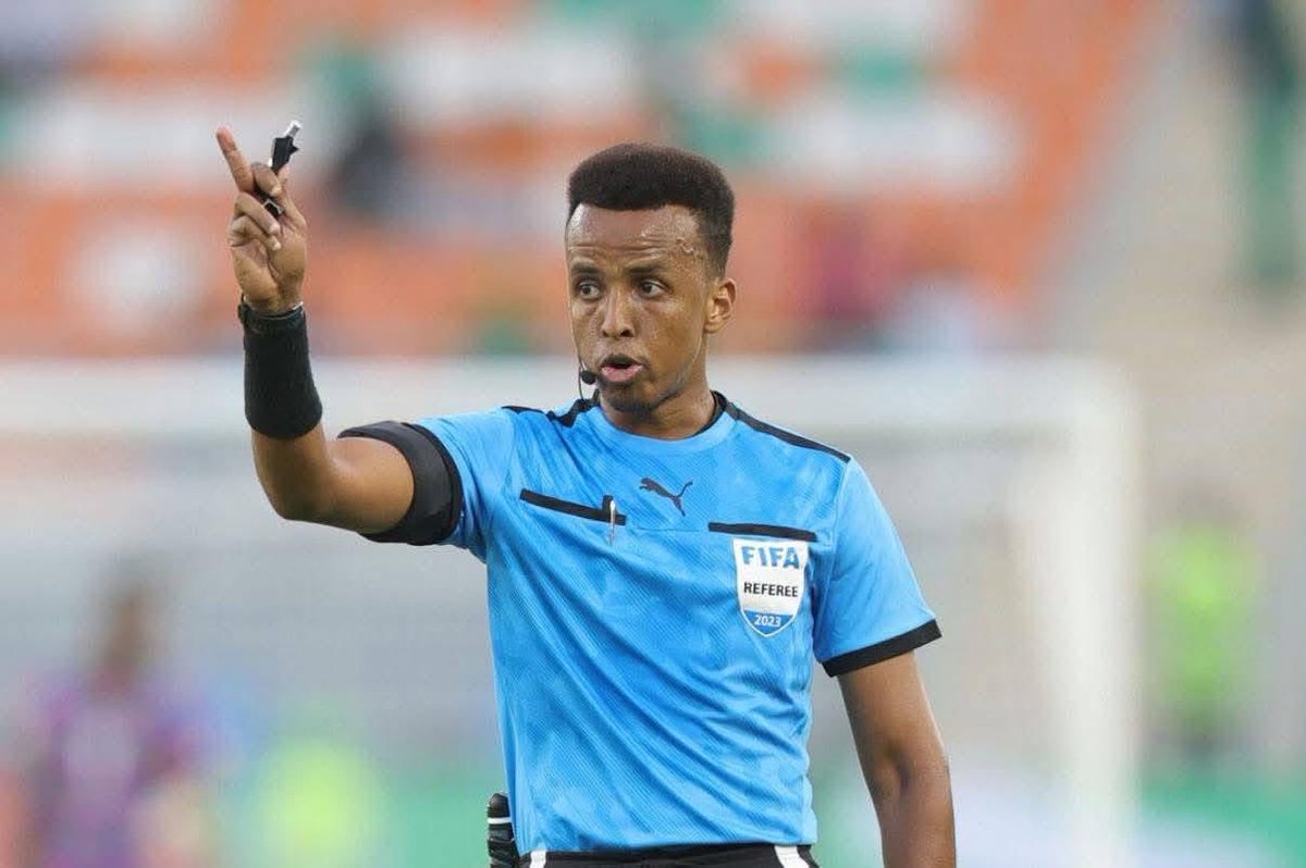 Omar Abdulkadir Artan of #Somalia won the CAF Best Referee of the Year award on Wednesday, outshining Abongile Tom from South Africa, Dahane Beida from Mauritania, and Mahmoud Ismail from Sudan.