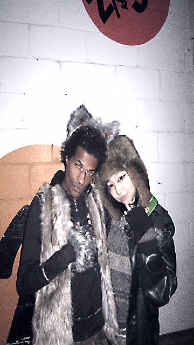 technopleasure's tweet image. 2yrs together💘 a lifetime to go