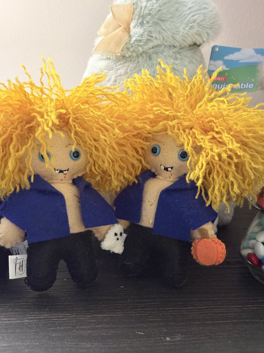 fleurdelisgirli's tweet image. This mini rockstats are heading to New Orleans with me this coming March! Plenty of pics to come!

#TheVampireLestat #lestat #InterviewWithTheVampire #AnneRice #samreidlestat
#SamReid