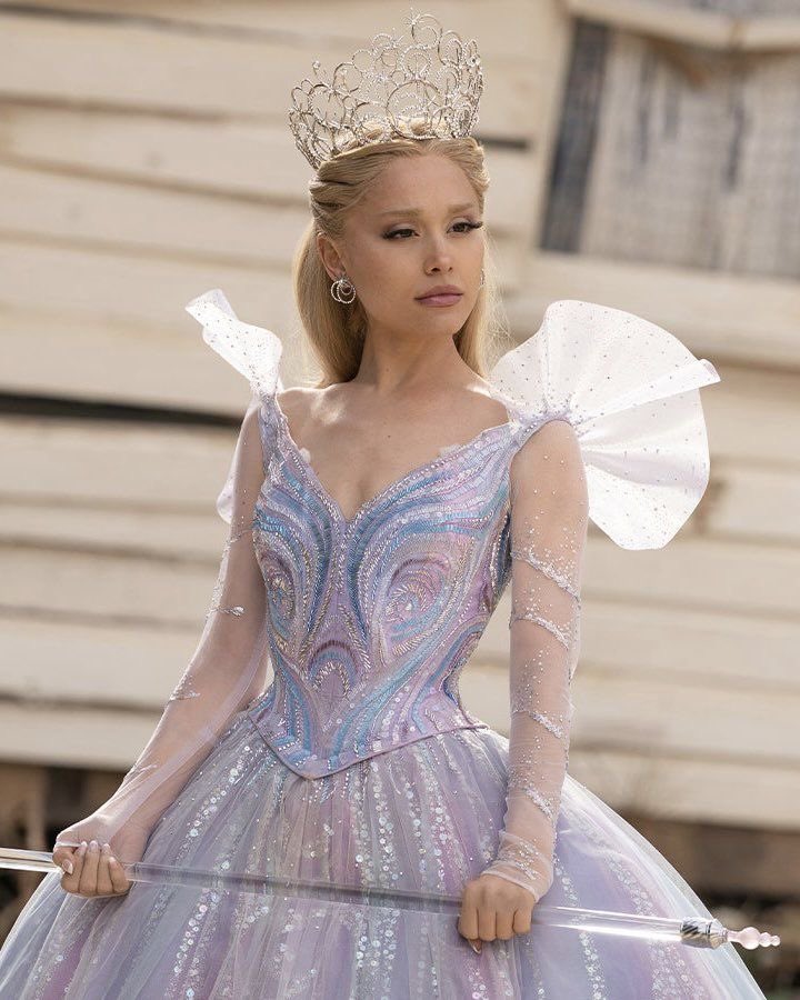 supernutsurals's tweet image. And thats why Ariana was the best Glinda pick