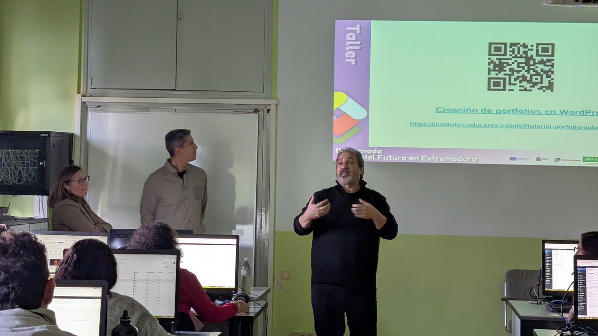 adfeinnovated's tweet photo. 🟣🟡IV Jornada #AdFE🔵🔴

Taller 2 "Creación de portolios en WordPress" a cargo de Manuel Narváez y Javier Cayetano (miembros del Grupo de Software Educativo de Extremadura).

#IVJornadaAdFE https://t.co/glw4wniFp5