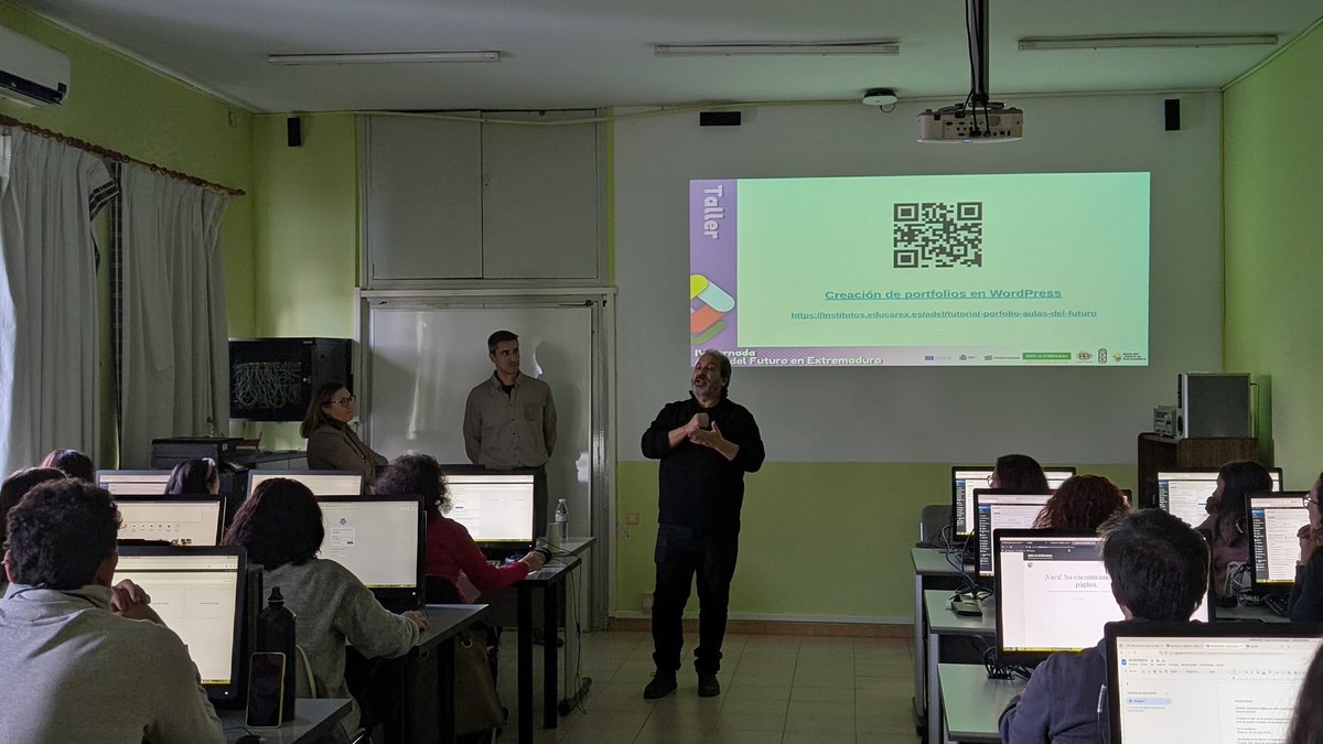 adfeinnovated's tweet photo. 🟣🟡IV Jornada #AdFE🔵🔴

Taller 2 "Creación de portolios en WordPress" a cargo de Manuel Narváez y Javier Cayetano (miembros del Grupo de Software Educativo de Extremadura).

#IVJornadaAdFE https://t.co/glw4wniFp5