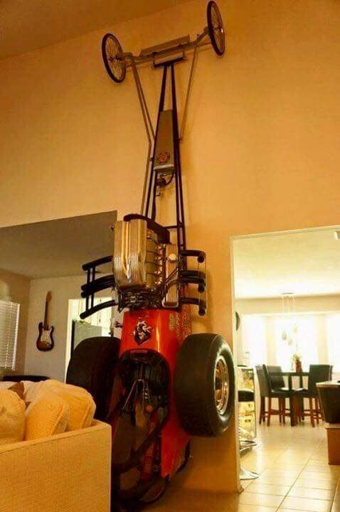 lippyent's tweet image. #WednesdayWisdom 💡 🖤 When She Says You Can Only Put one Thing of yours up in The Living Room!! ♥