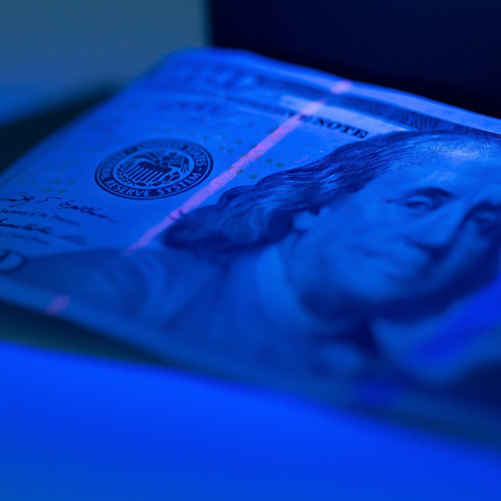 uscurrency's tweet image. Are you handling more cash this time of year? Refresh your #UScurrency knowledge by reviewing answers to these commonly asked currency questions: uscurrency.gov/about-us/frequ…