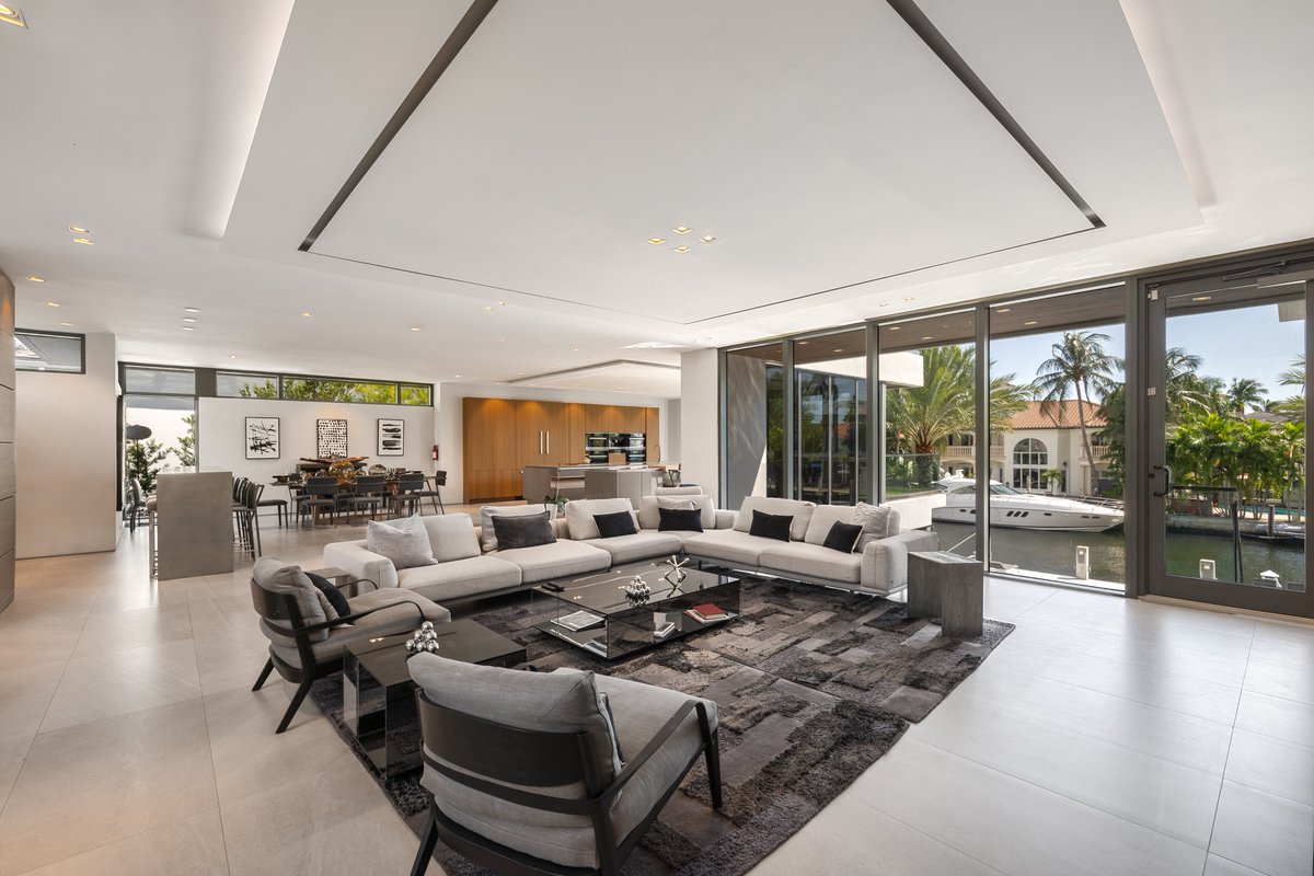 Lifestyle_PG's tweet image. WHAT MAKES A HOME TRULY STRIKING?

Minimalist lines, bold architecture, and a vibe that speaks for itself.

#LPG #lifestyleproductiongroup #modernarchitecture #minimalistdesign #quietluxury #lasolas #fortlauderdale #southflorida #luxuryrealestate #floridarealtor