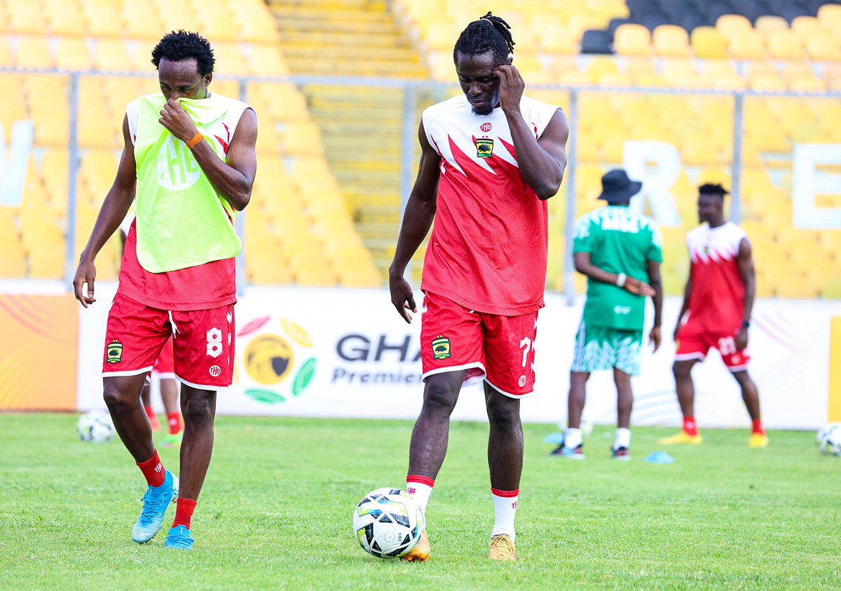 AsanteKotoko_SC's tweet photo. Warm-up time.
#KotokoApostles
#GPLMD6 https://t.co/GaJsHqYTex
