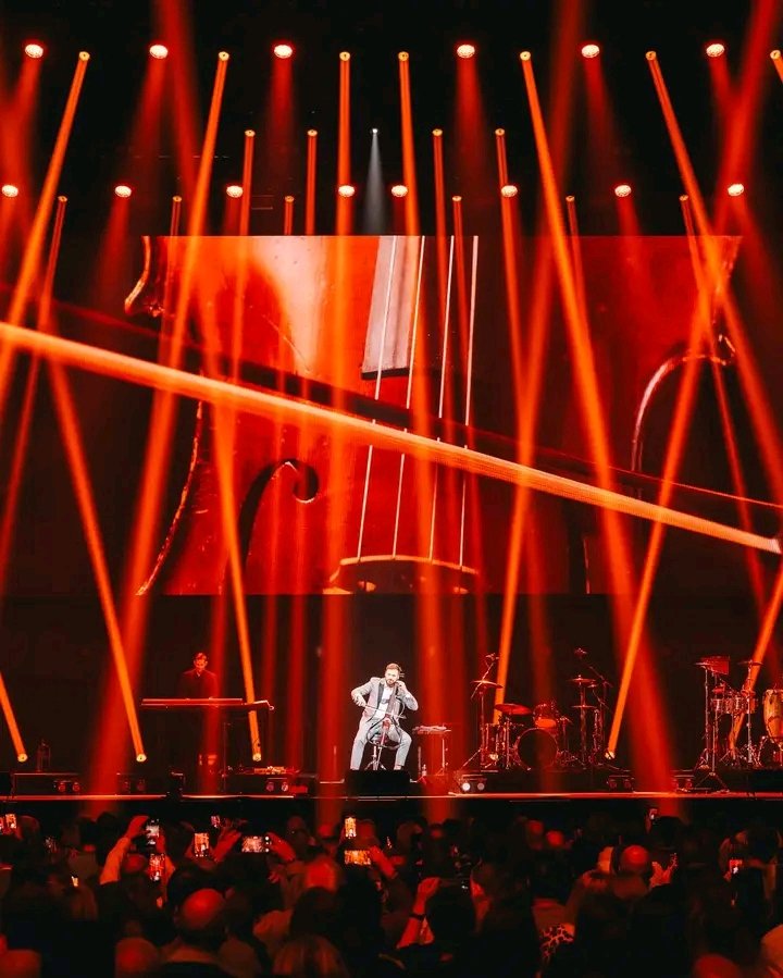 hausercello199's tweet photo. European tour is on fire! 🔥🔥🔥
Four unforgettable nights in Luxembourg, Brussels, Amsterdam and Munich! 🎻
Wroclaw, Bratislava, Vienna and Zurich — you’re next! 🤟 https://t.co/oj3GIHbxh7