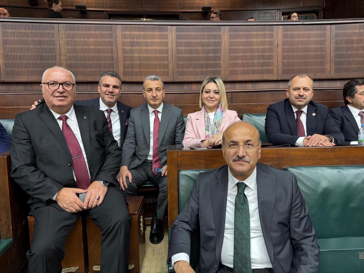 serap_ekmekci's tweet image. 📍TBMM

“Türkülerimize bakın Yemen Türküsü, Cezayir Türküsü, Üsküp, Manastır, Selanik Türküsü, Musul Türküsü, Kerkük Türküsü. Bu aziz millete fiziki sınırlar çizebilirsiniz, ama gönül coğrafyasına sınır çizemezsiniz. O gönül coğrafyasını bu aziz milletin hafızasından silip…