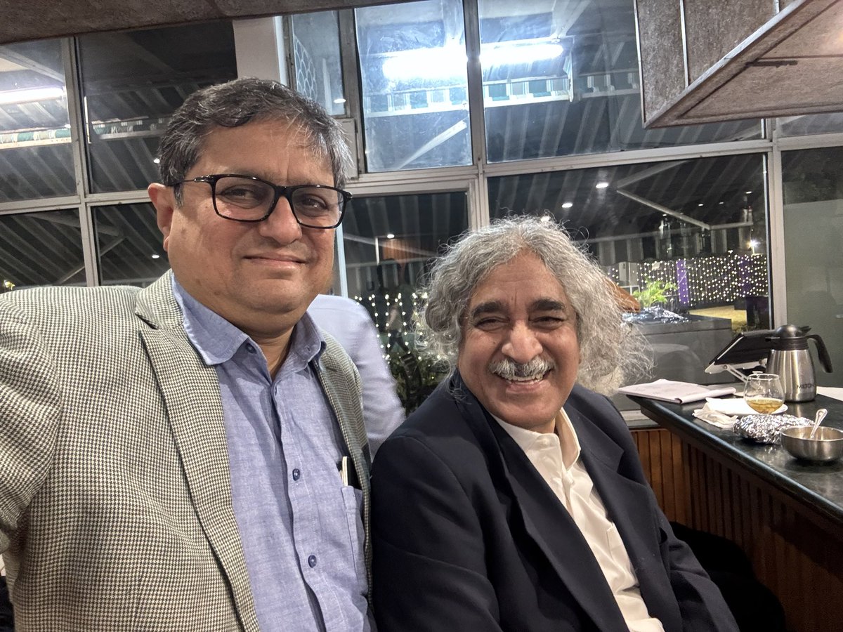 SandipGhose's tweet image. With the man who saw tomorrow (of Bihar) - @Ashwanitiss - @nistula. But he tells me @NitishKumar hasn’t invited him to join the cabinet 😀 #BiharElections