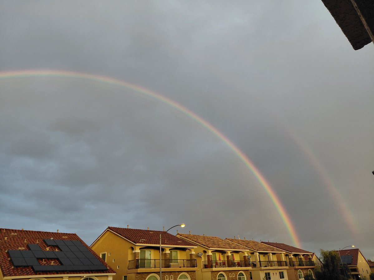 batsteg's tweet photo. Double rainbow in Las Vegas this morning https://t.co/hoZKywkwgh