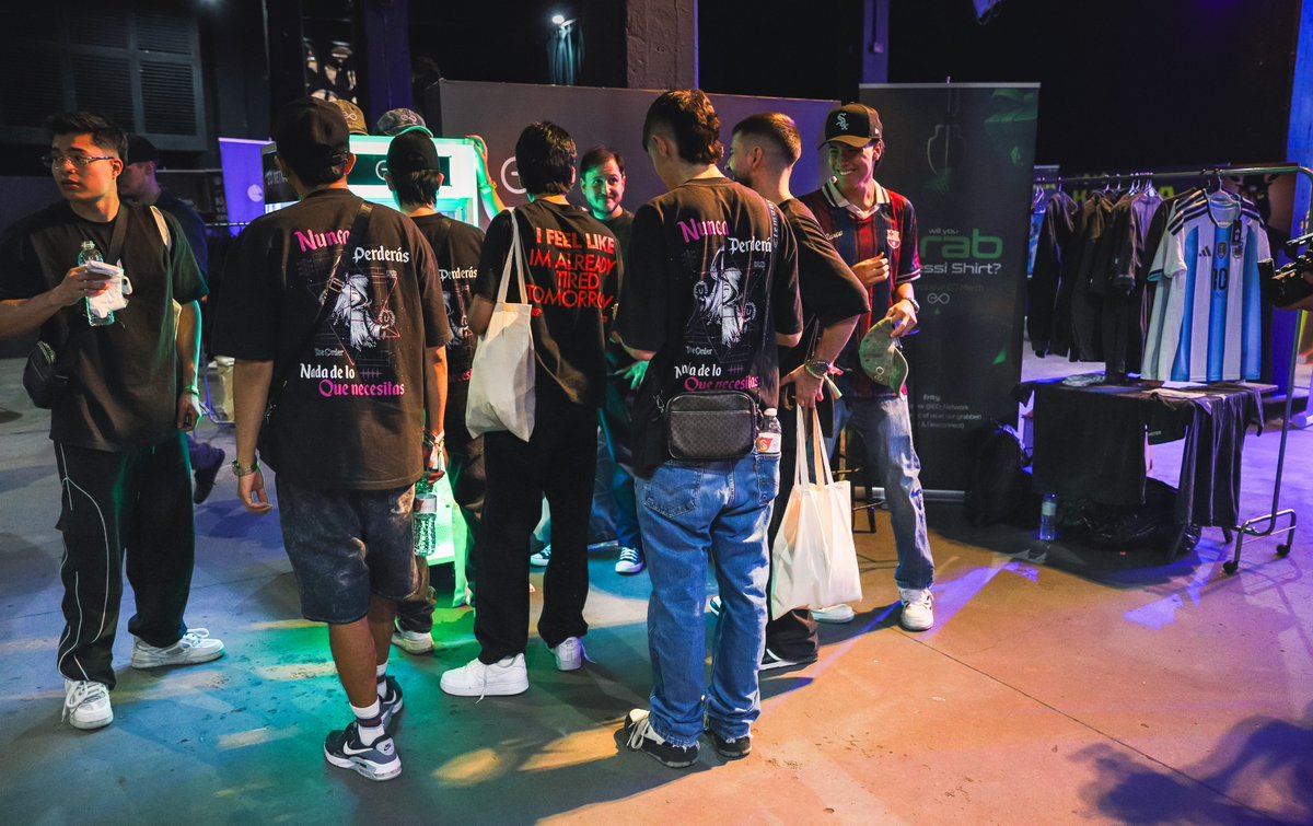 EO_Network's tweet image. People are LOCKED IN at our booth at Devconnect&apos;s @stable_summit💪

Swing by our booth at @partyactionppl&apos;s DeFiconnect (deficonnect.co) today for your shot at the exclusive merch⤵️