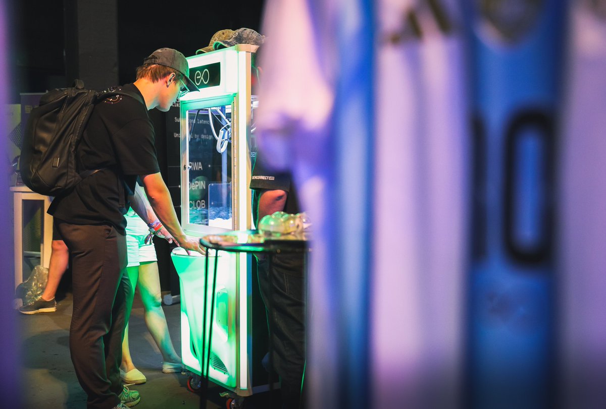 EO_Network's tweet image. People are LOCKED IN at our booth at Devconnect&apos;s @stable_summit💪

Swing by our booth at @partyactionppl&apos;s DeFiconnect (deficonnect.co) today for your shot at the exclusive merch⤵️
