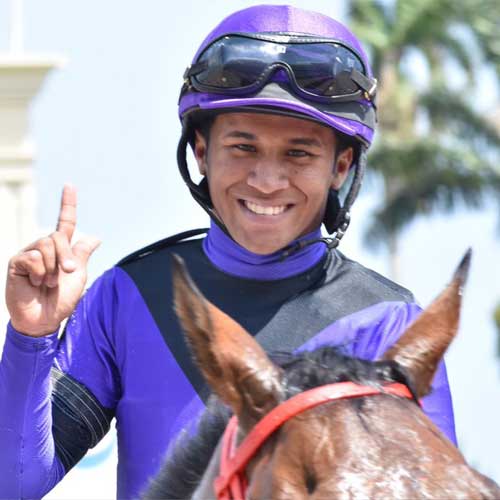 Confirmados para la Serie Hípica del Caribe en el <a href="/HipodromoPA/">HipódromoPA</a>, las estrellas de la fusta: <a href="/iradortiz/">Iradortiz</a>,  <a href="/luissaezpty/">Luis Saez</a>, <a href="/RSantana_Jr/">Ricardo Santana, Jr.</a> y Miguel Ángel Vásquez. #SHC2025