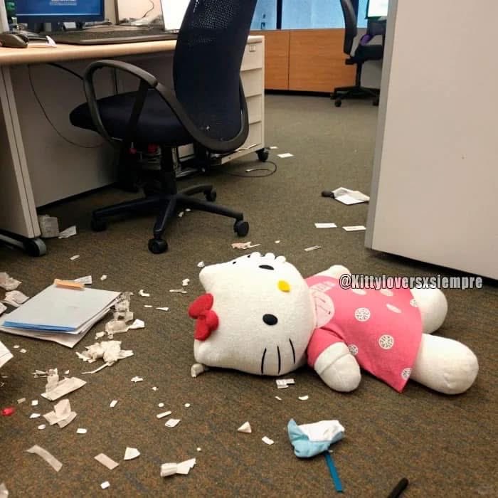 csnp_bxxm's tweet image. TopForm keeps winning awards. And you want to know WHO are the ones promoting the series to these awards? 
The FANS. 
The companies only take the credit/award/money and disrespect the people who keep pushing for the success of TF. Makes me angry and sad at the same time.