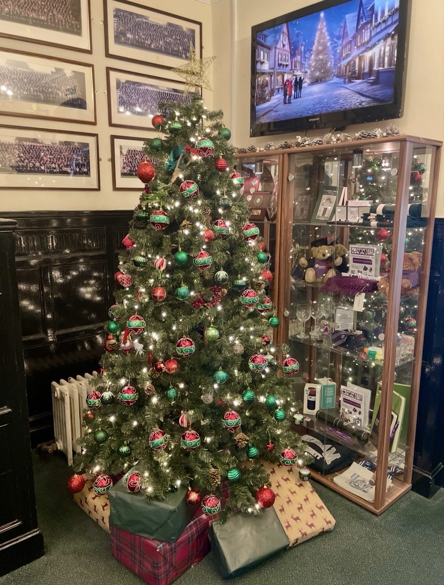 Perfect timing! Our beautiful Christmas decorations went up just in time for the first snowfall of the season. The Society looks wonderfully festive. Thank you to our amazing staff for setting the scene! 🎄