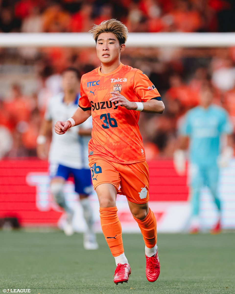 J_League's tweet image. 🎂 HAPPY BIRTHDAY 🎂

本日11月20日は
清水エスパルス
宇野禅斗 選手の22歳の誕生日です👏

宇野選手、
おめでとうございます🎊

@spulse_official