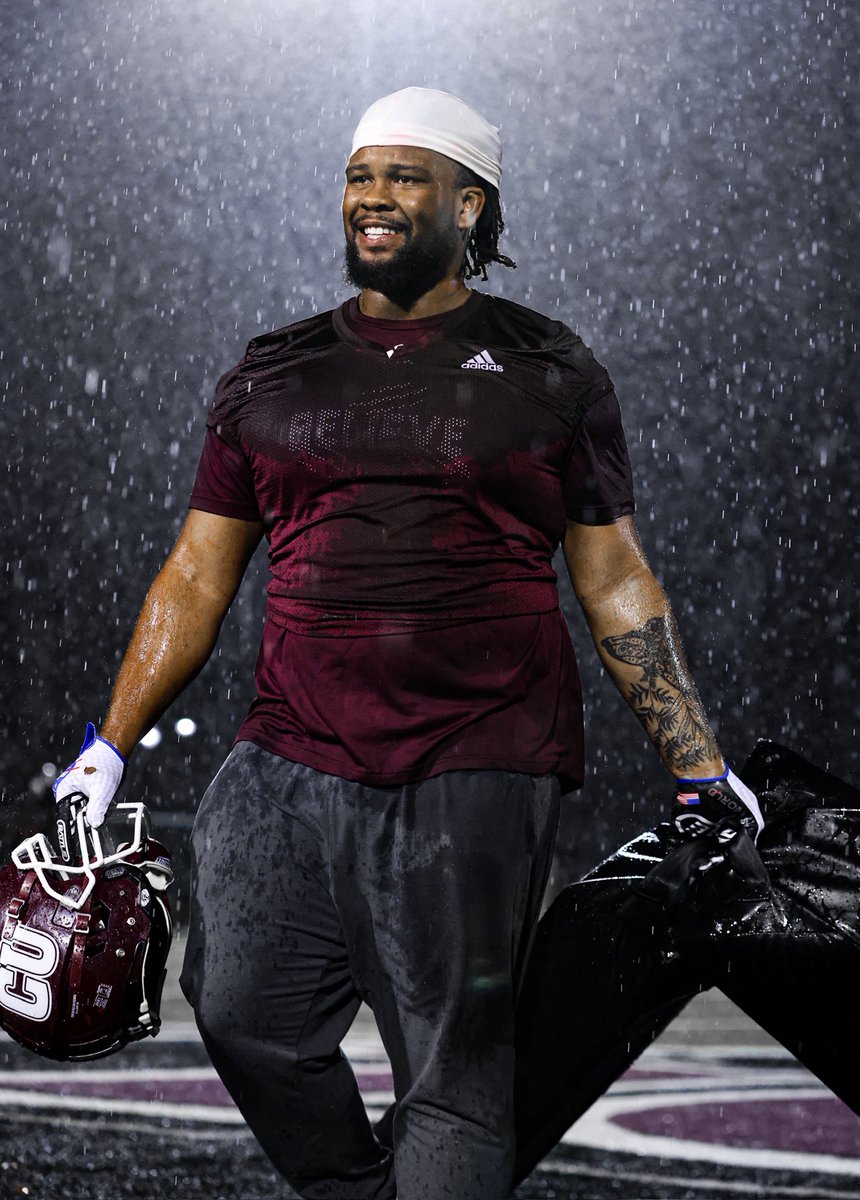 CvilleTigersFB's tweet image. Football weather 🌧️