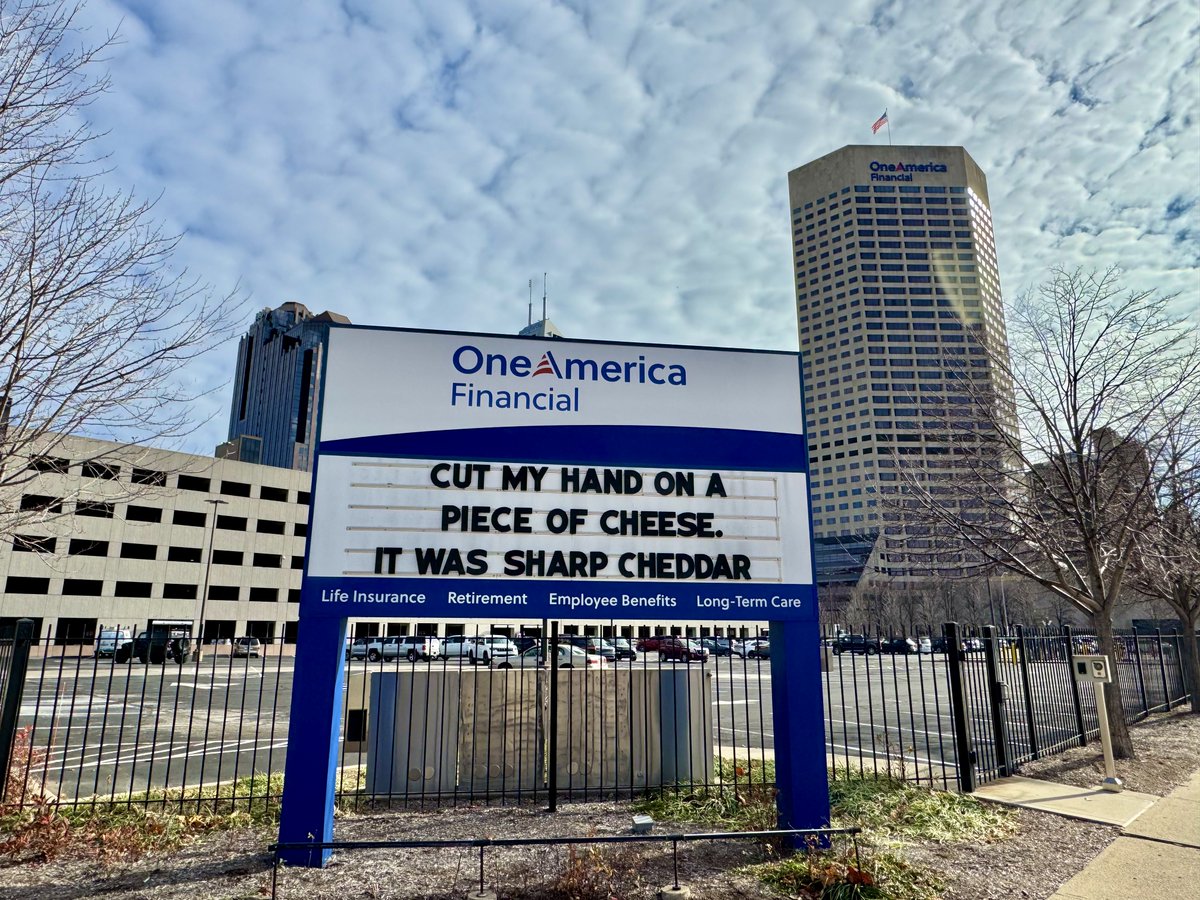 OneAmerica's tweet image. 🧀 Why can’t you trust cheddar cheese?
Because it’s no gouda.

#OneAmericaFinancial #OneAmericaSign #CheeseyPuns #CheesePuns #IndyBusiness