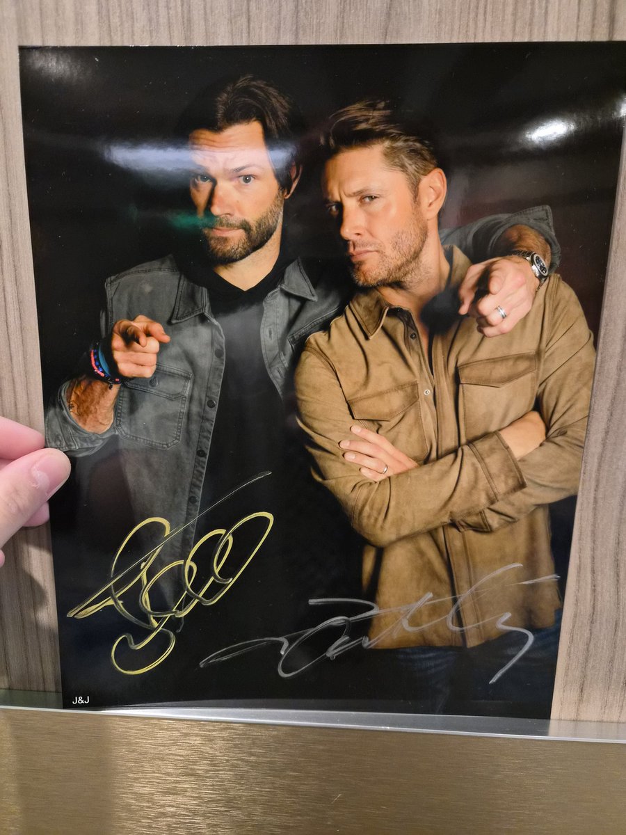 The exclusive j2 signed photo! #CECruise