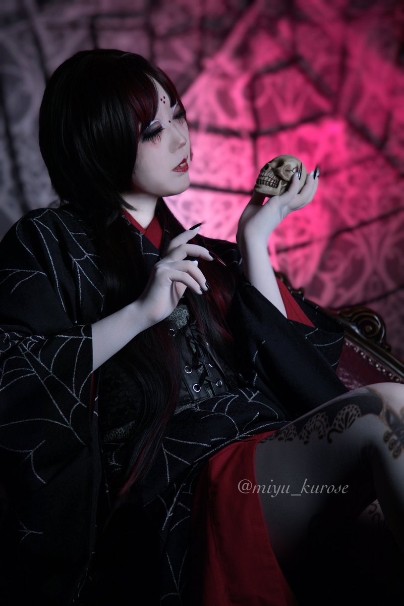 miyu_kurose's tweet image. 【創作Cosplay : 女郎蜘蛛🕷🕸】

追憶

Make up:@shii__xxx 
Photo:@bashibashi_snow 
Studio:@_ShinanoMaru_