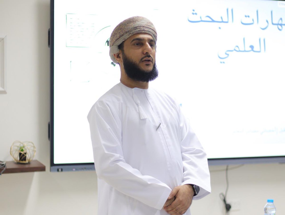 mousaschool's tweet photo. نفّذت جماعة مصادر التعلّم زيارة ميدانية إلى مدرسة الإمام راشد اليحمدي،حيث هدفت الزيارة إلى تبادل الخبرات والتجارب بين أعضاء الجماعة، والاطلاع على أفضل الممارسات في تفعيل مركز مصادر التعلّم. أثمرت الزيارة نقاشات بنّاءة وأفكاراً تُسهم في تعزيز بيئة التعلّم ودعم الطلبة والمعلمين. https://t.co/coy67DrbCC
